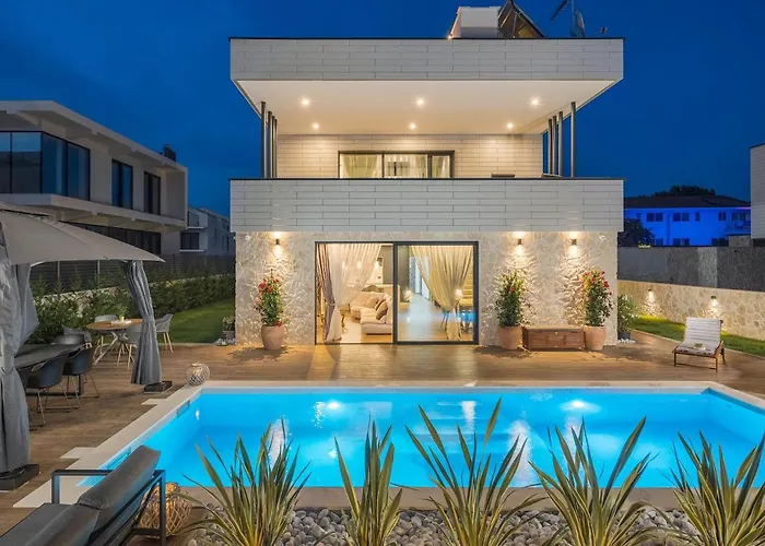 Vikendica Golden Shine *