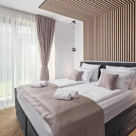 بيت للعطل Golden Shine